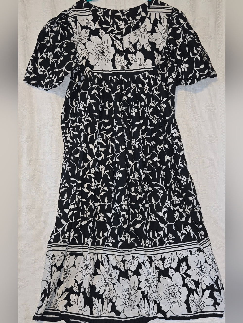 Vintage Phases Black White Floral Dress Simple Housecoat Style Womens